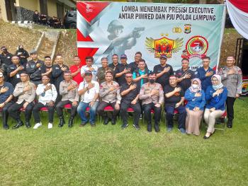 Lomba Menembak Presisi Antara Pimred dan PJU Polda Lampung Digelar